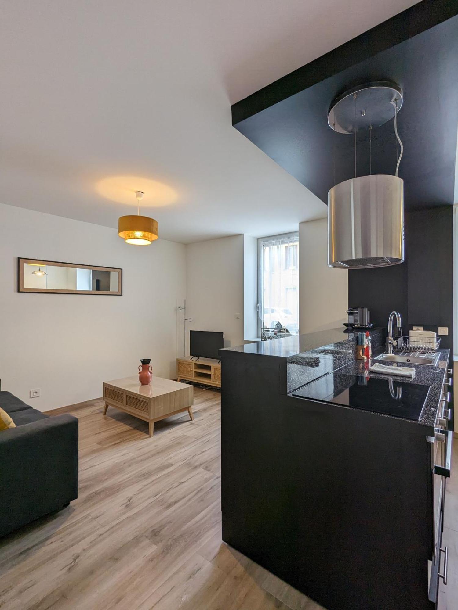 Douceur Roannaise Apartment Roanne Bagian luar foto